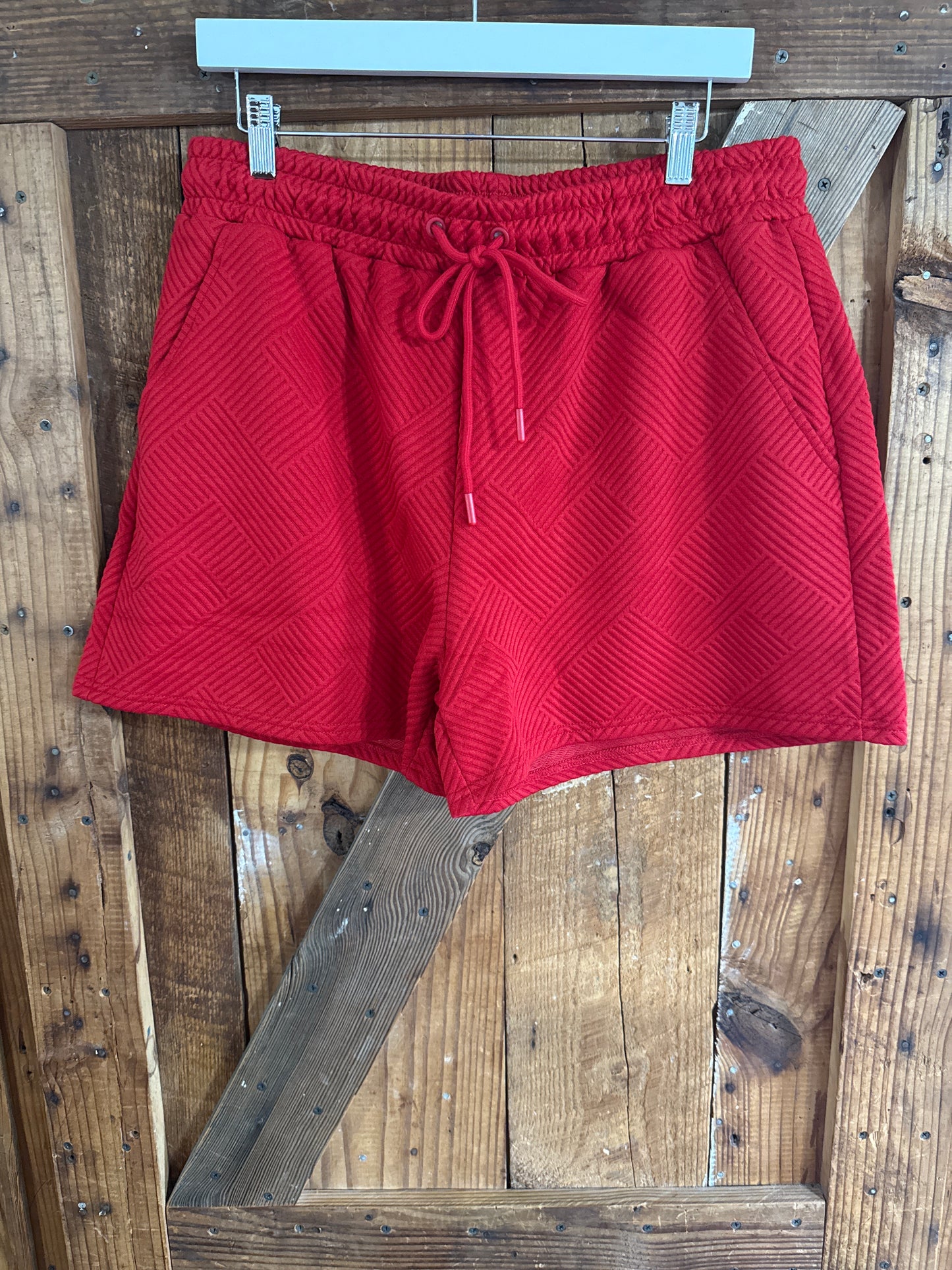 PLUS Red Short