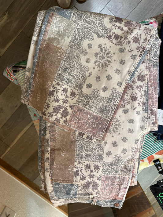 PLUS- Paisley Patchwork Jean