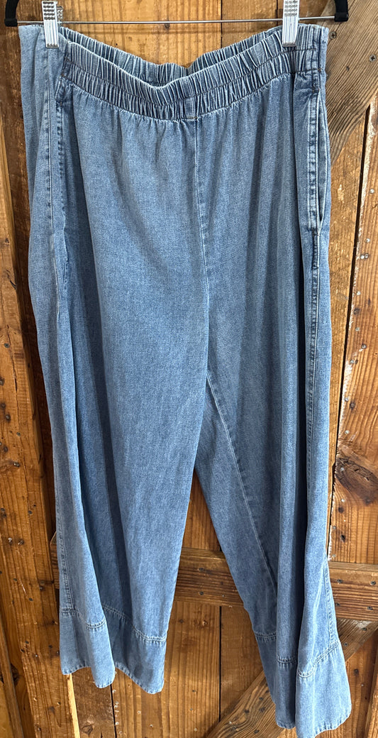 PLUS- Denim Wide Leg Pant