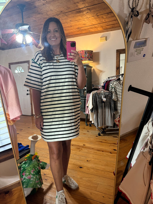 Black & White Dress with Green (Plus&Reg)