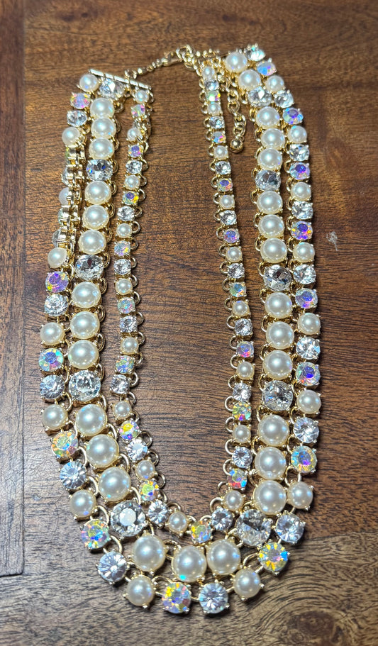 Gold rhinestone & pearl necklace