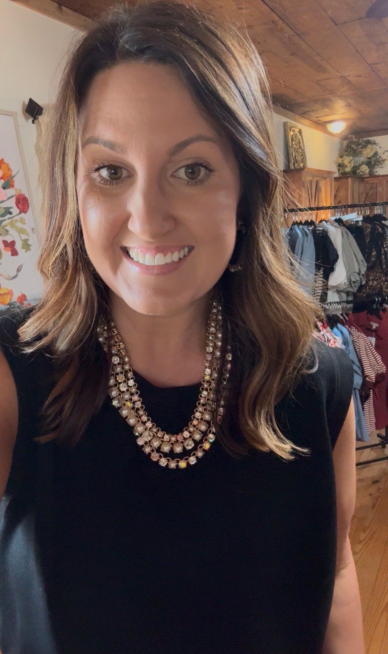 Gold rhinestone & pearl necklace